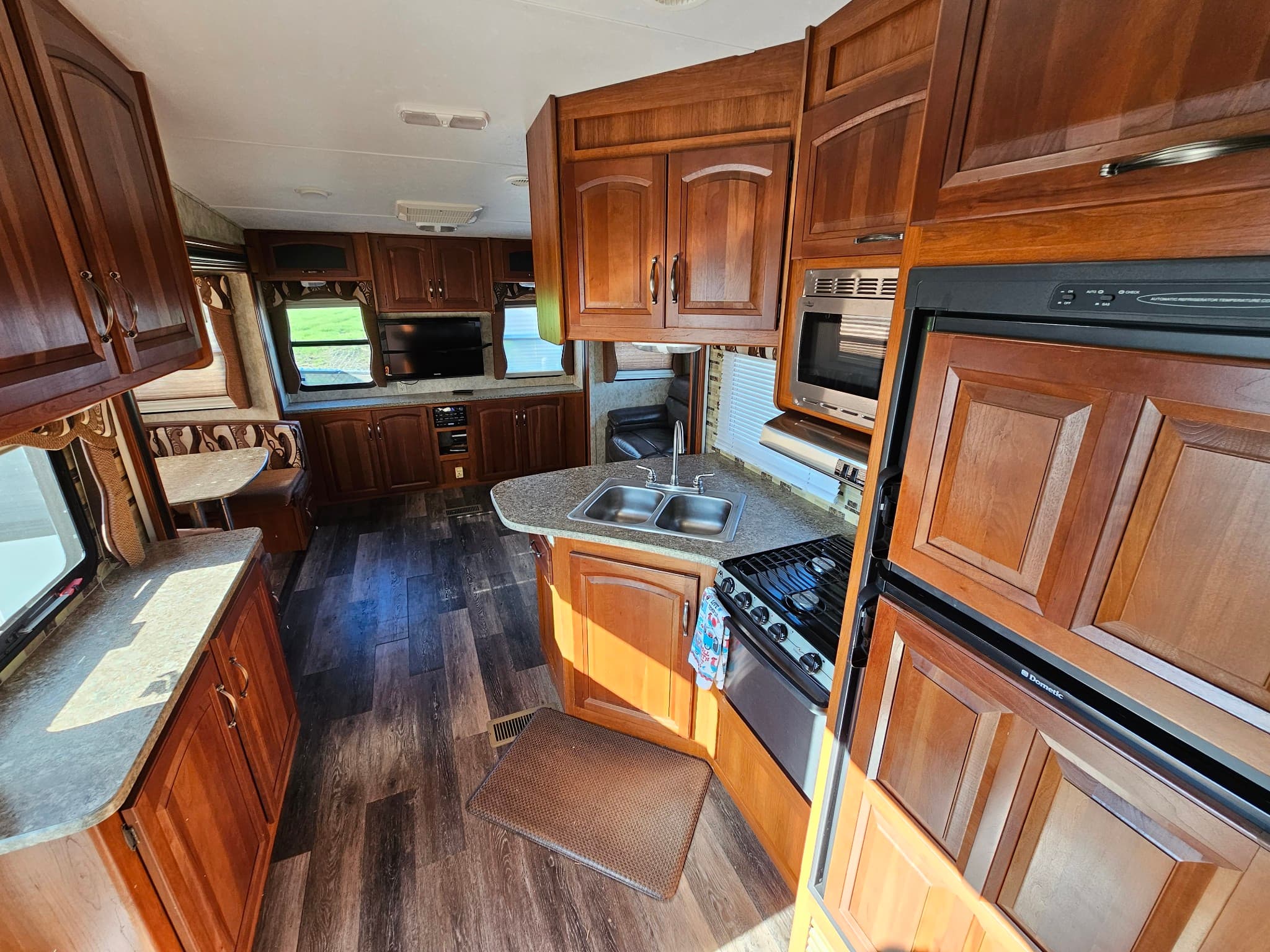 A picture of a Cougar RV from the outside