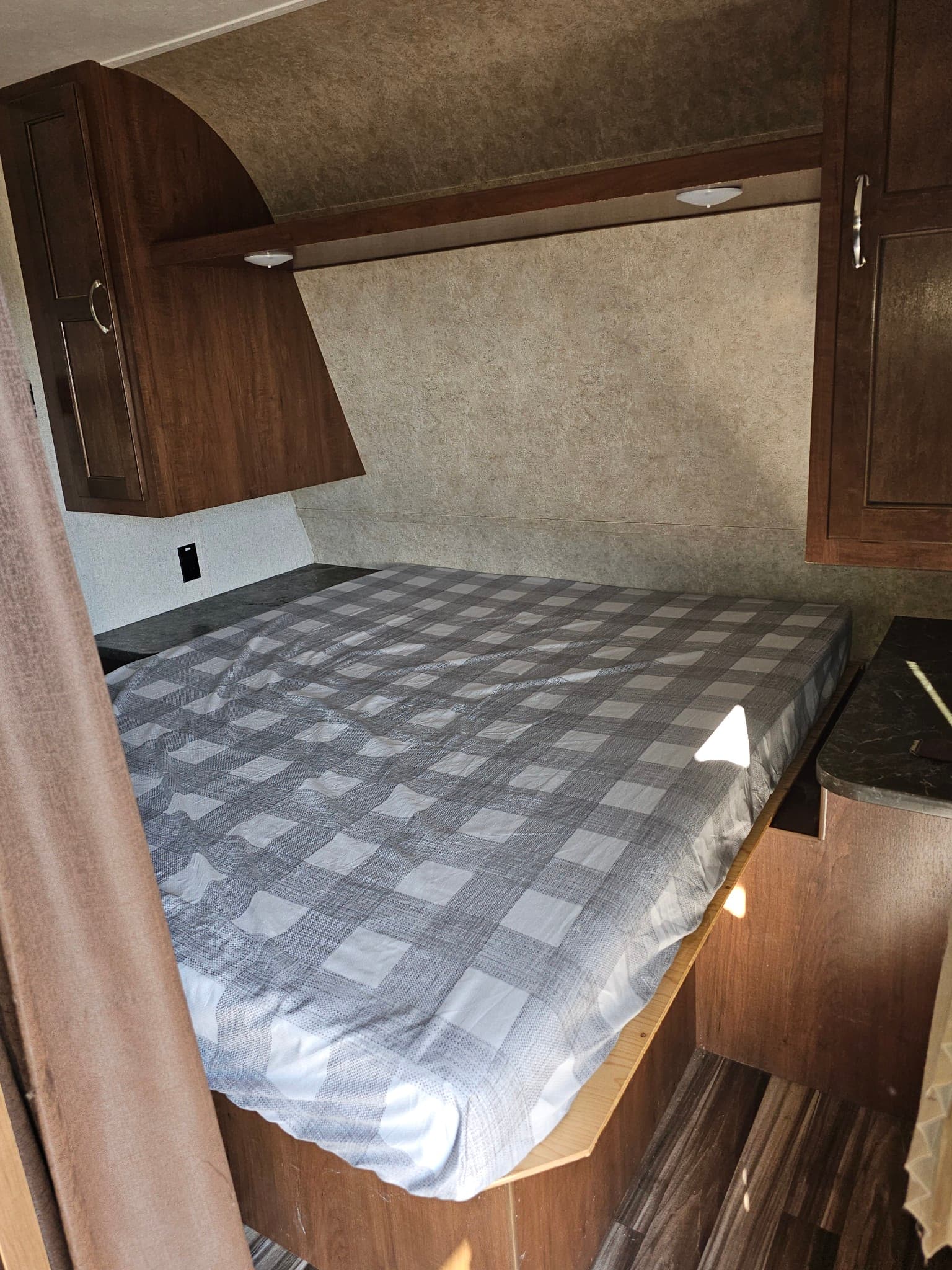 A picture of a Cougar RV from the outside