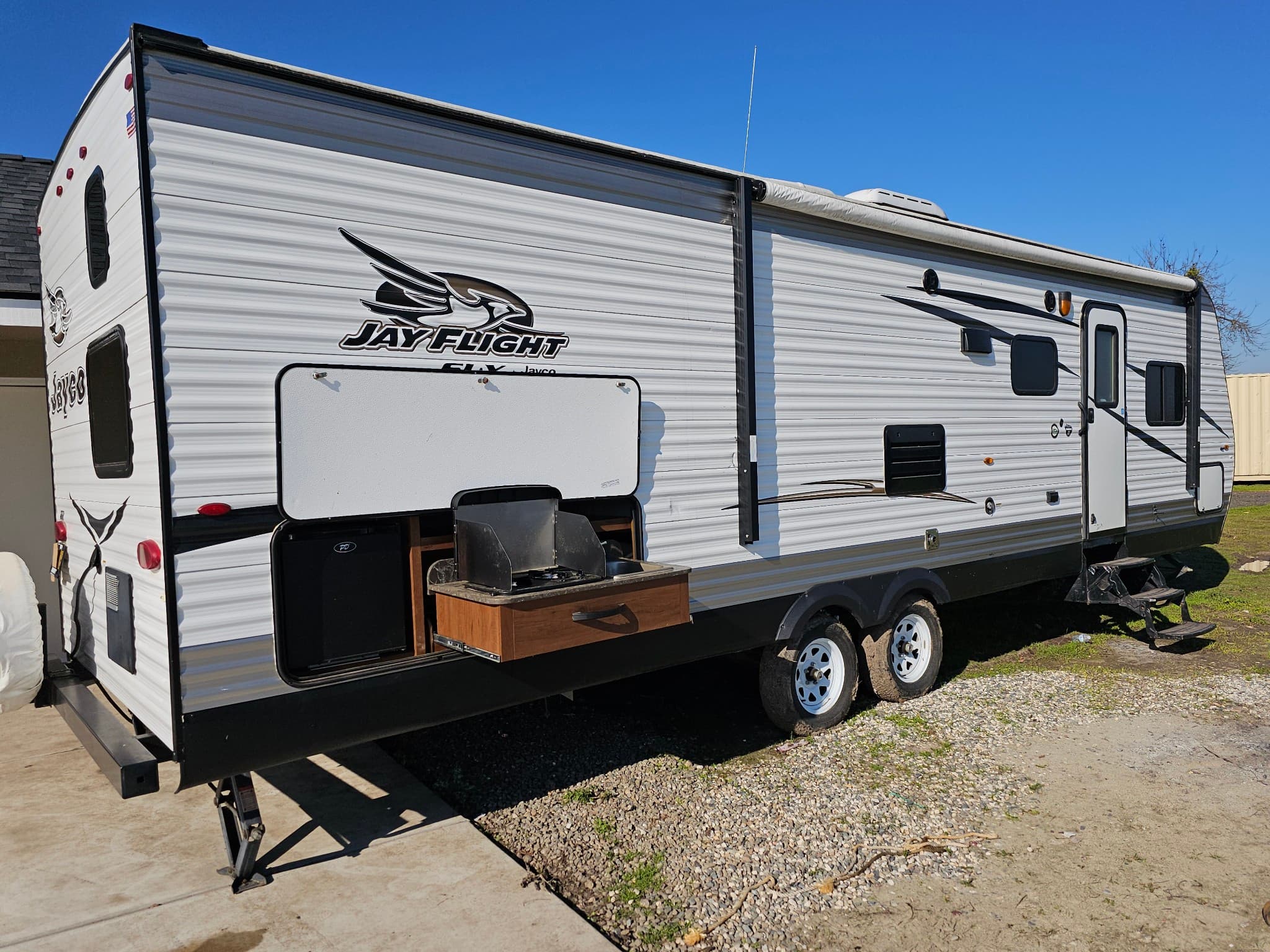 A picture of a Cougar RV from the outside